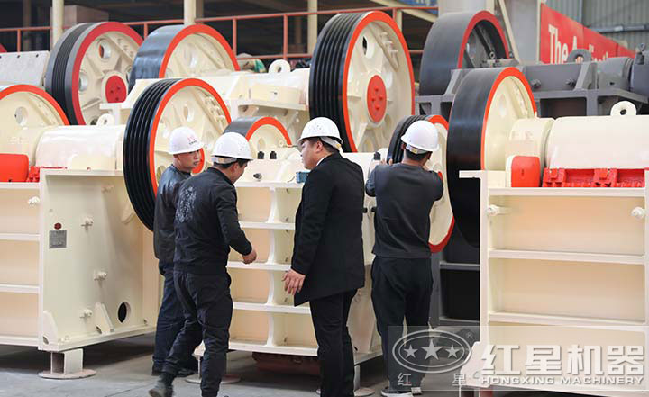 用戶來廠考察，多種設備型號讓用戶眼見為實